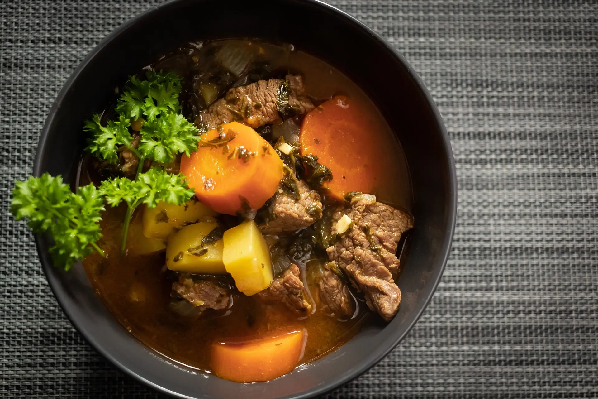 Dinty Moore Beef Stew: Quick & Delicious Meal